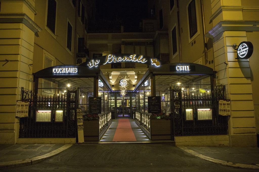 Alessandro Palace & Bar Hostel Rome Exterior photo