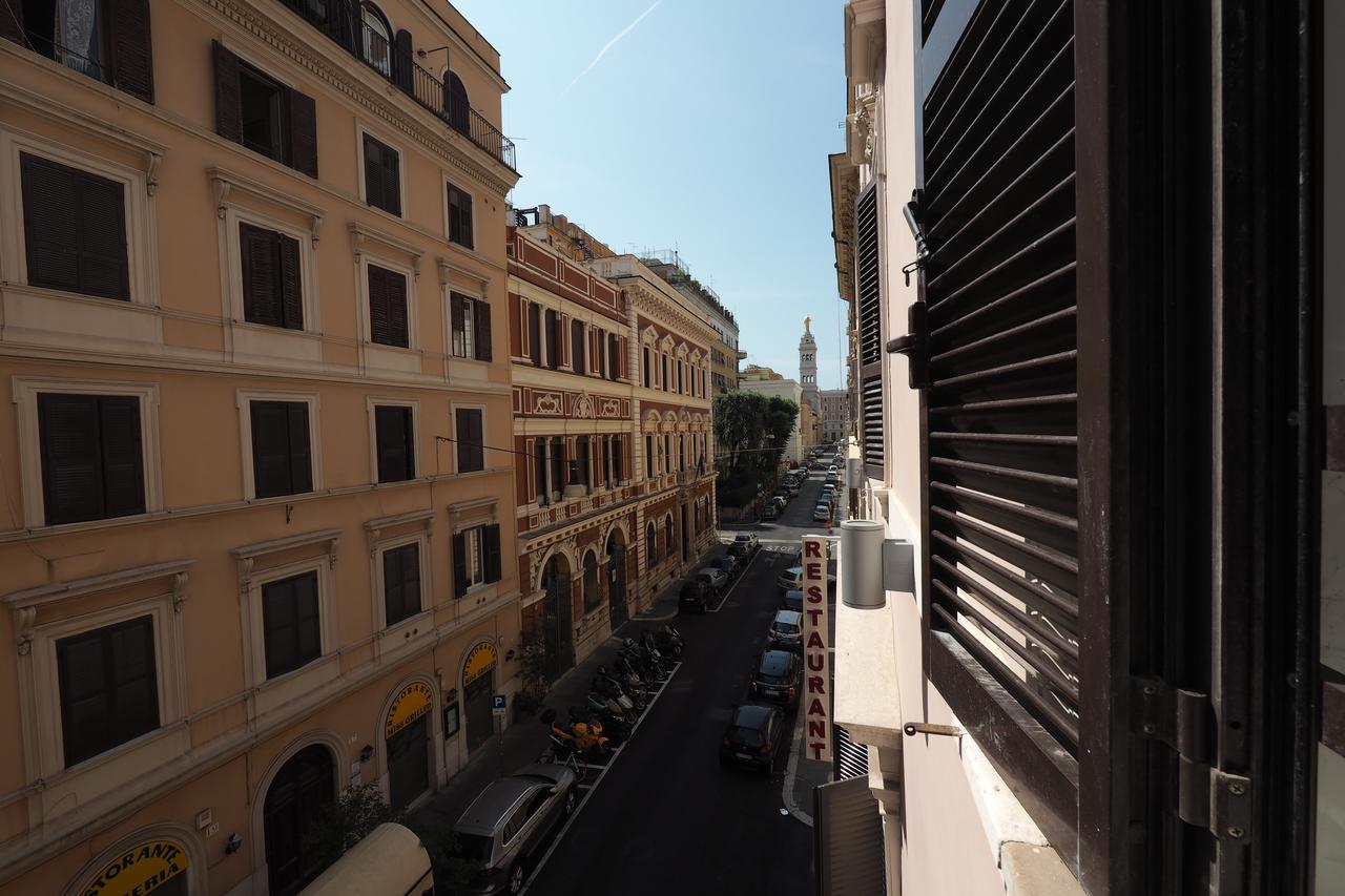 Alessandro Palace & Bar Hostel Rome Exterior photo